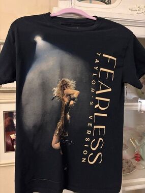 Taylor Swift Fearless TV Taylor’s Version Black Tee size Small Limited edition.